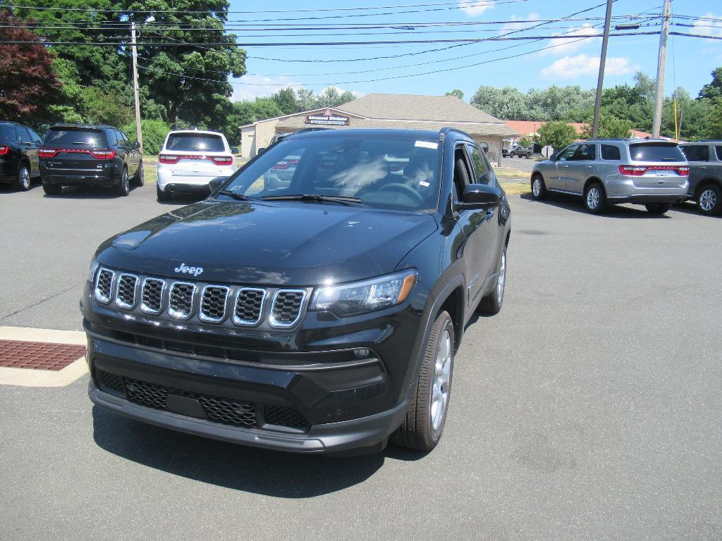 new 2024 Jeep Compass car, priced at $39,174