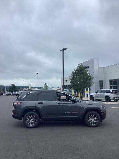 new 2024 Jeep Grand Cherokee car, priced at $51,247