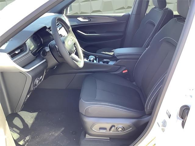 new 2025 Jeep Grand Cherokee car, priced at $41,846