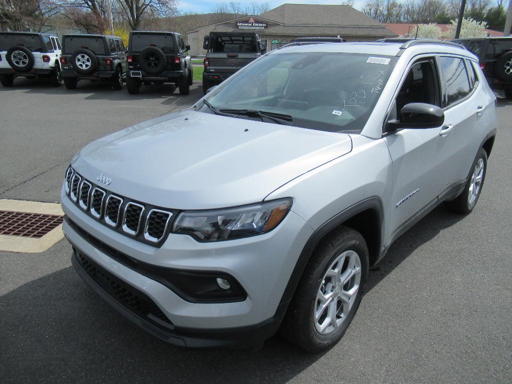 new 2024 Jeep Compass car, priced at $37,101