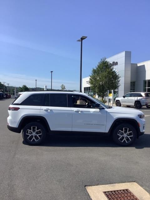 new 2024 Jeep Grand Cherokee car, priced at $50,711