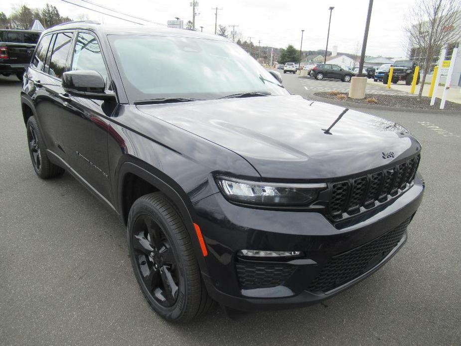 new 2024 Jeep Grand Cherokee car, priced at $52,996