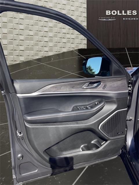 used 2022 Jeep Grand Cherokee car, priced at $33,383
