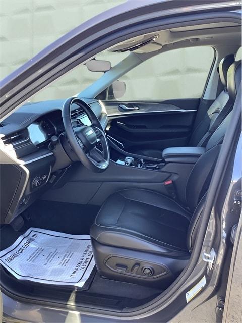 used 2022 Jeep Grand Cherokee car, priced at $33,383