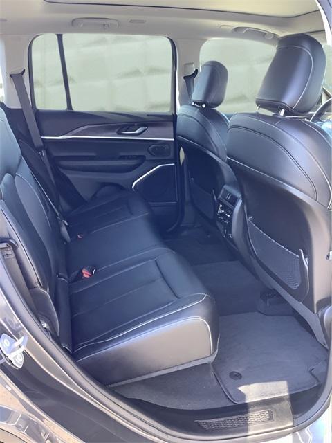used 2022 Jeep Grand Cherokee car, priced at $33,383