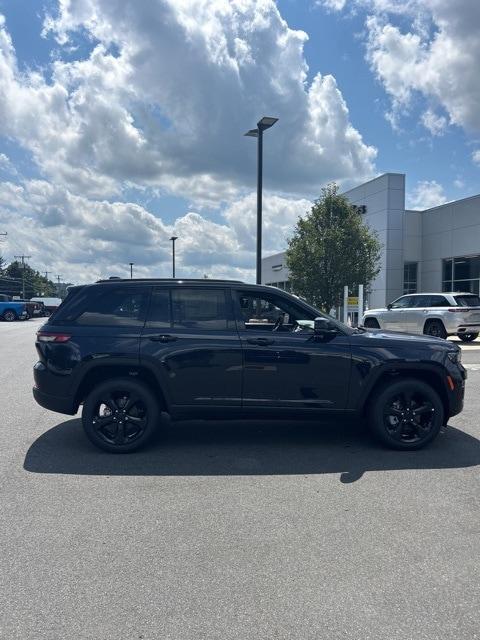 new 2024 Jeep Grand Cherokee car, priced at $53,700