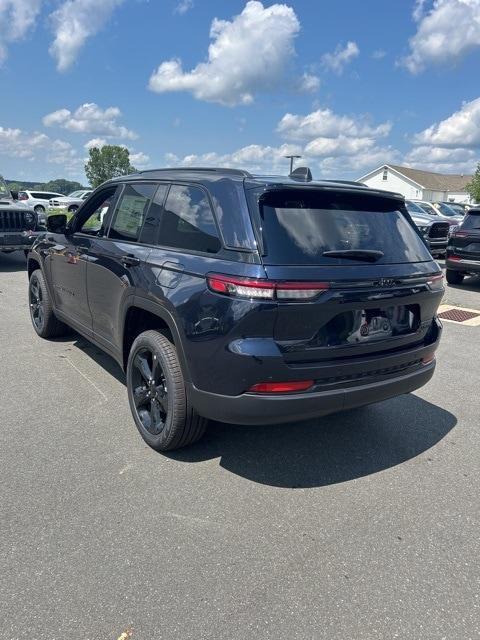 new 2024 Jeep Grand Cherokee car, priced at $53,700