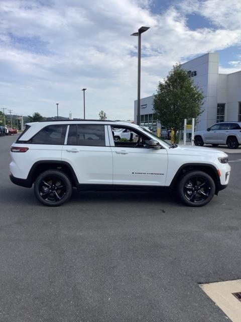 new 2024 Jeep Grand Cherokee car, priced at $53,164