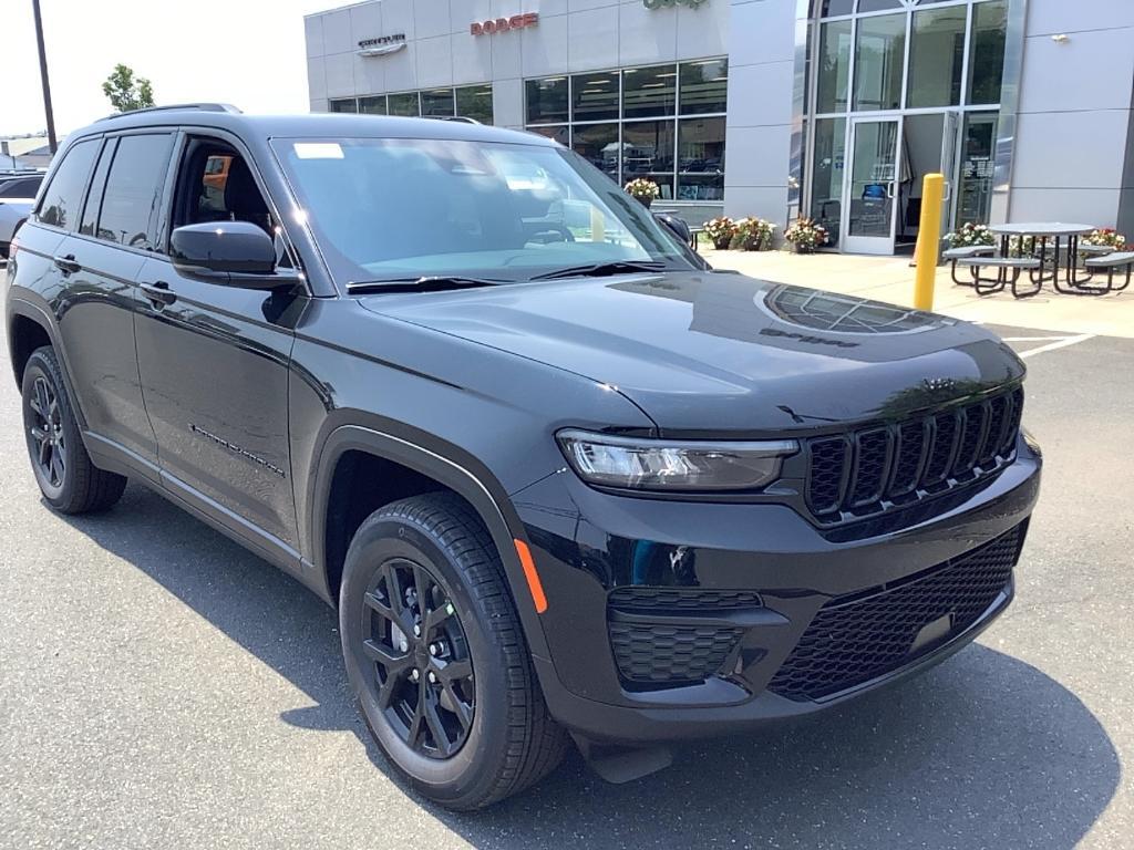 new 2025 Jeep Grand Cherokee car, priced at $46,230