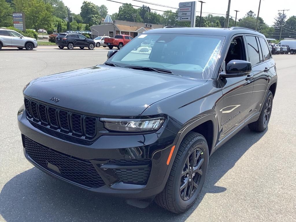 new 2025 Jeep Grand Cherokee car, priced at $46,230