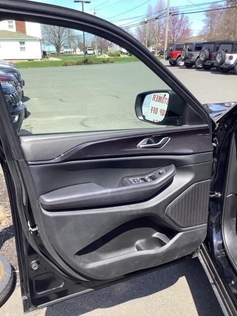 used 2023 Jeep Grand Cherokee car, priced at $31,988