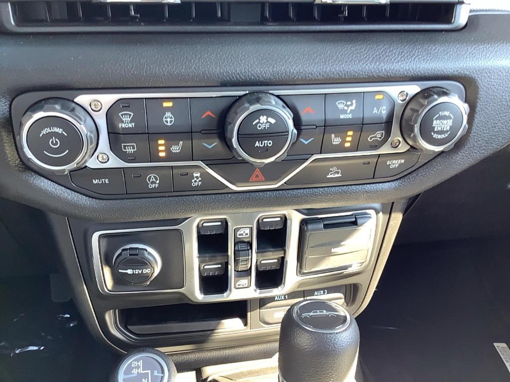 new 2025 Jeep Gladiator car, priced at $51,565