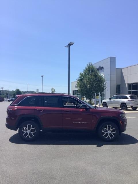 new 2024 Jeep Grand Cherokee car, priced at $51,247