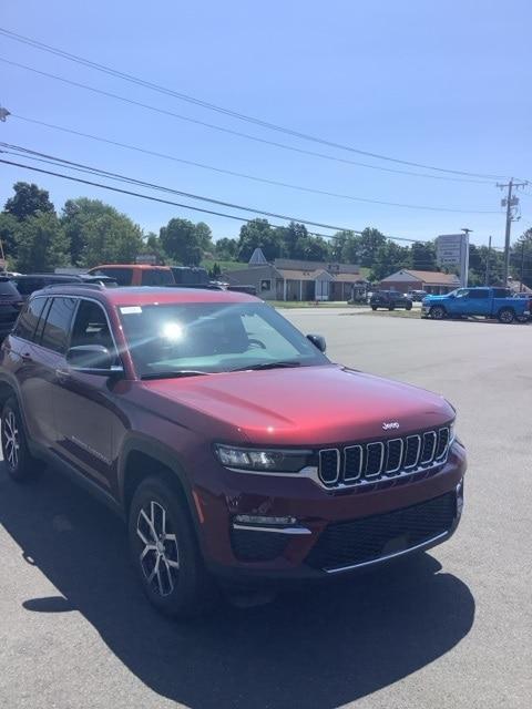 new 2024 Jeep Grand Cherokee car, priced at $51,247