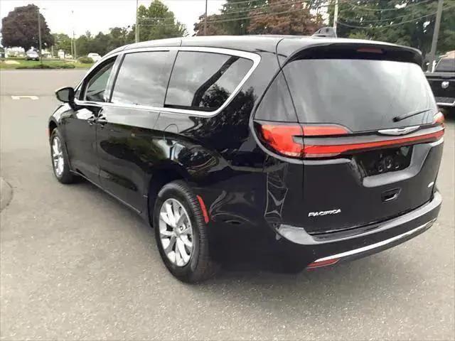 new 2024 Chrysler Pacifica car, priced at $42,774