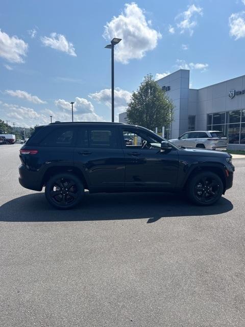 new 2024 Jeep Grand Cherokee car, priced at $53,700