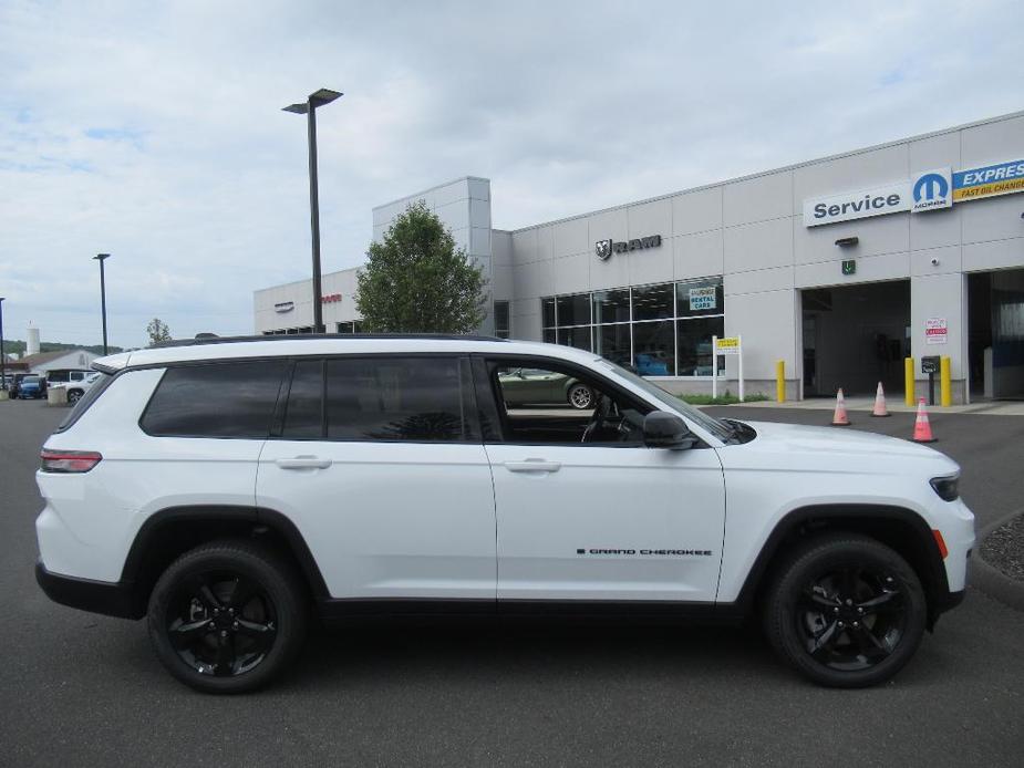 new 2024 Jeep Grand Cherokee L car, priced at $54,433