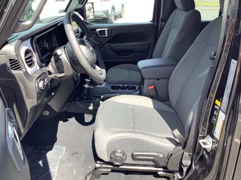 new 2025 Jeep Gladiator car, priced at $49,117