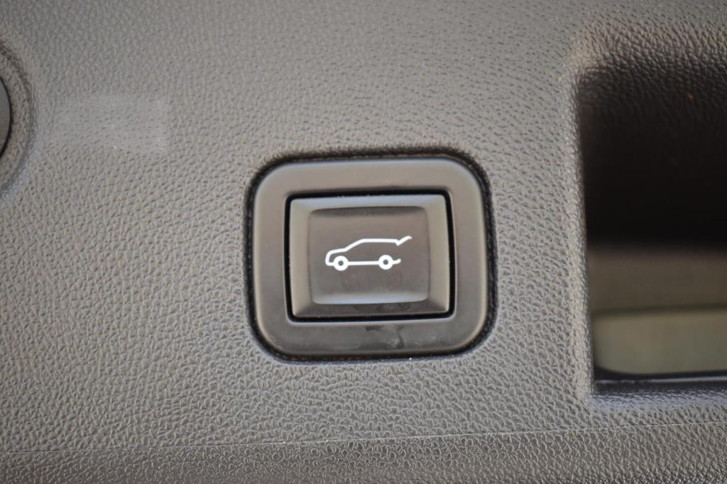 used 2021 Chevrolet Equinox car, priced at $18,993