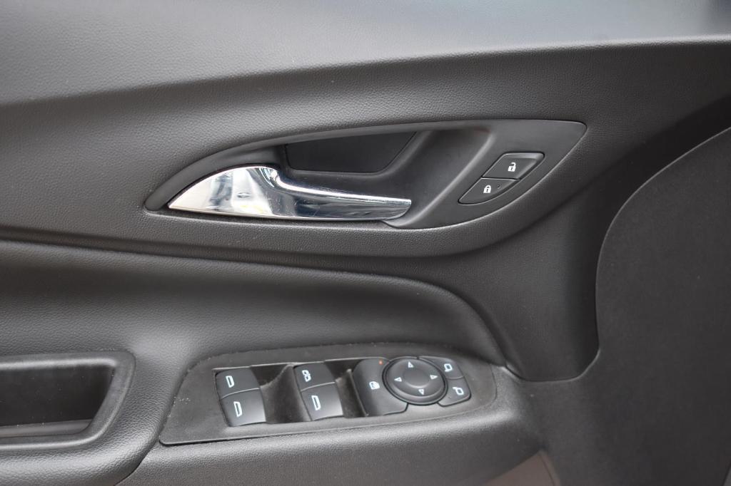 used 2021 Chevrolet Equinox car, priced at $18,993