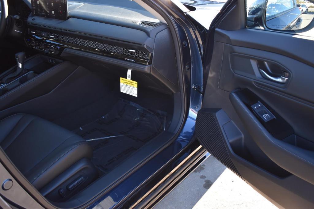 new 2025 Honda Accord Hybrid car
