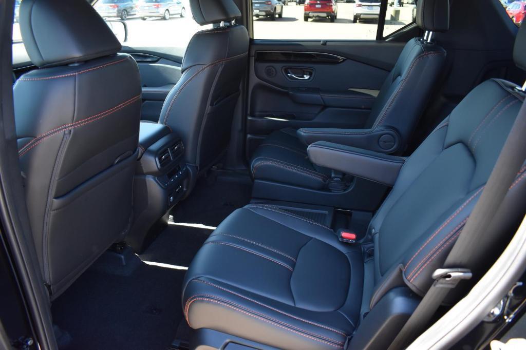 new 2025 Honda Pilot car