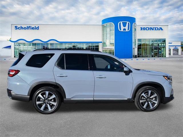 new 2025 Honda Pilot car, priced at $54,985