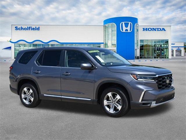 new 2025 Honda Pilot car, priced at $46,995