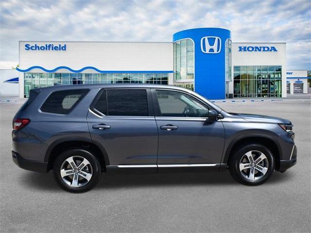 new 2025 Honda Pilot car, priced at $46,995