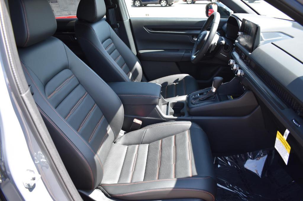 new 2025 Honda CR-V Hybrid car