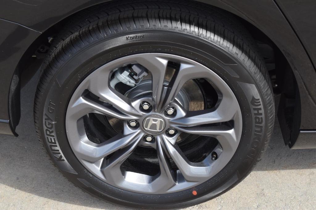 new 2025 Honda Accord Hybrid car