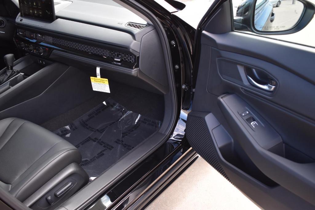 new 2025 Honda Accord Hybrid car