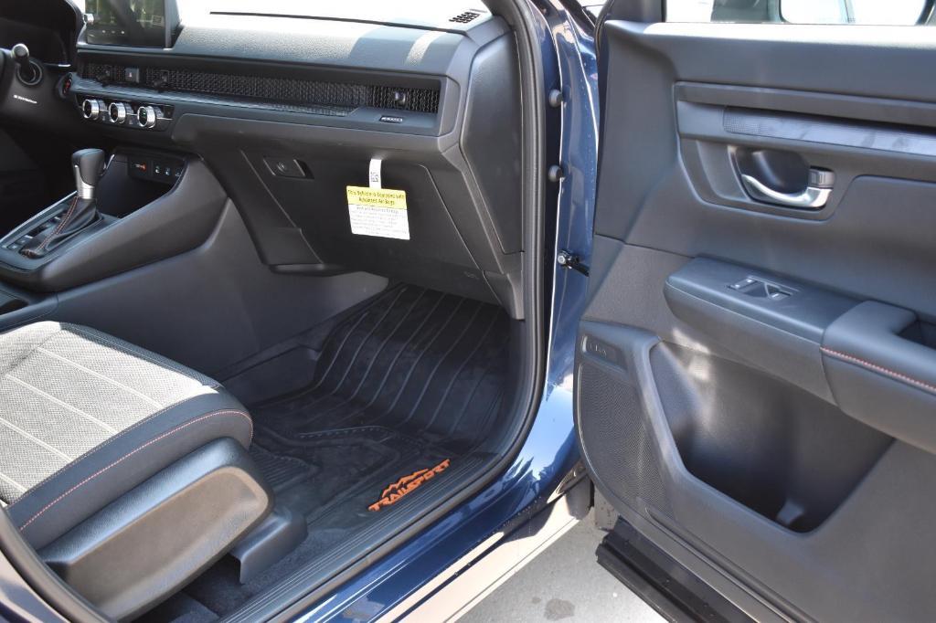 new 2026 Honda CR-V Hybrid car