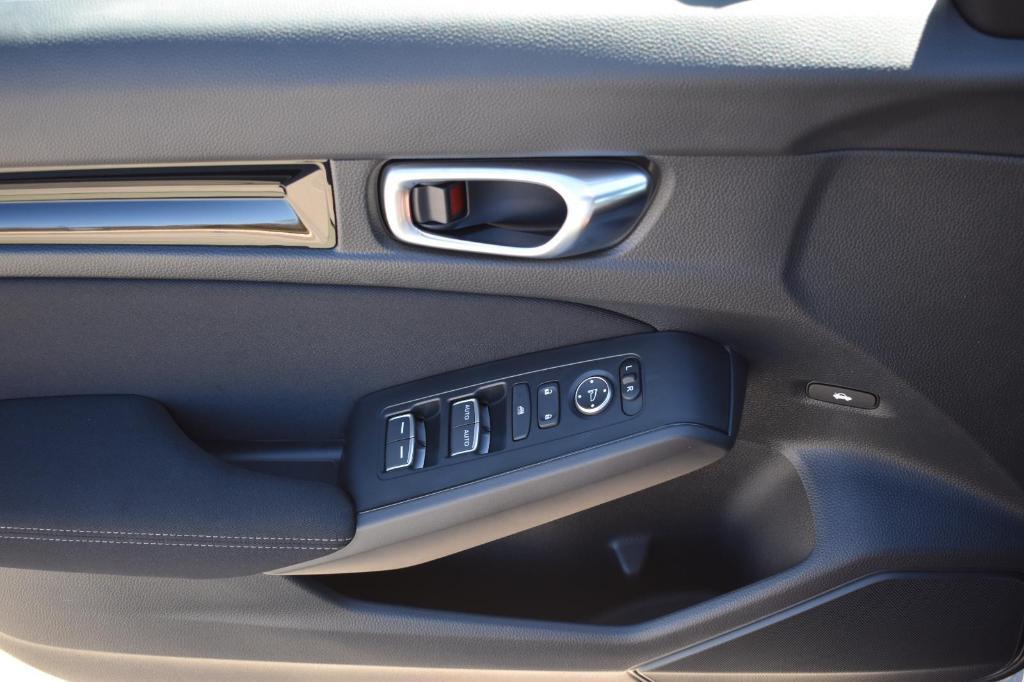 new 2025 Honda Civic Hybrid car