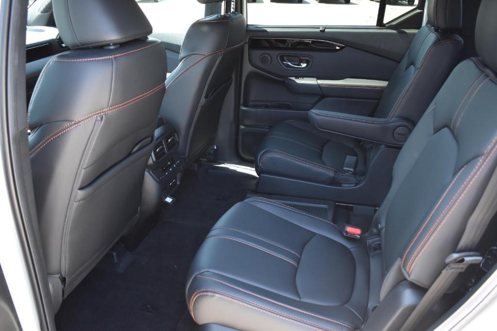 new 2025 Honda Pilot car