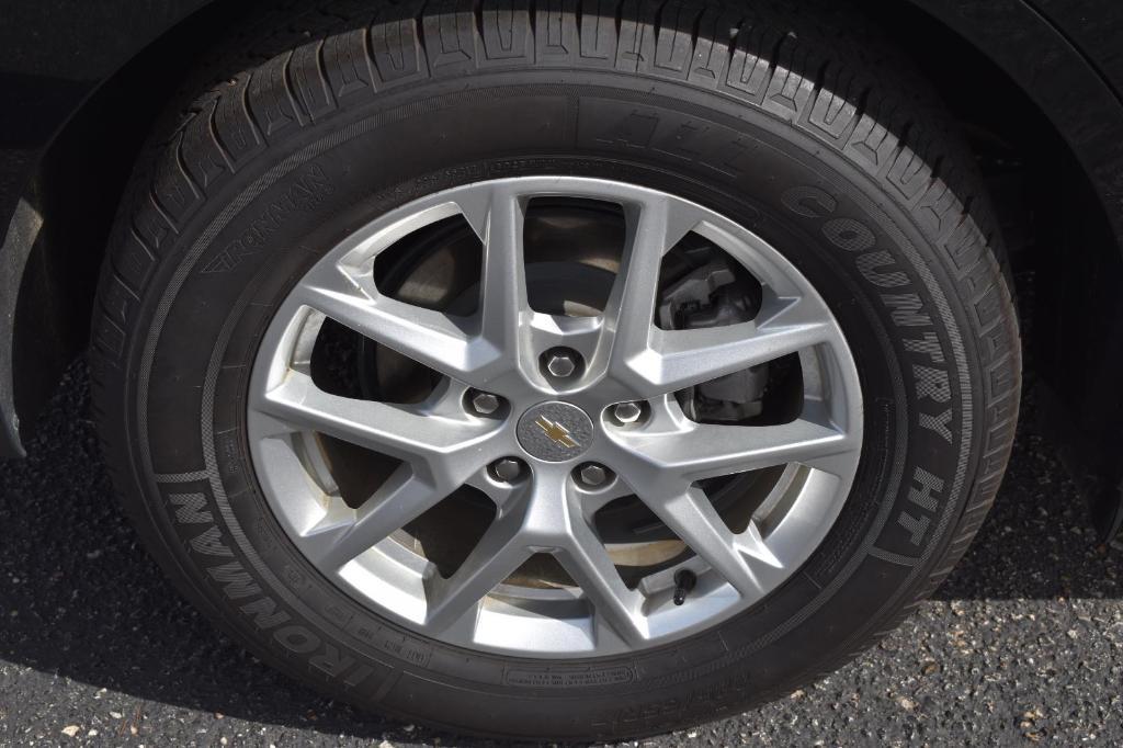 used 2023 Chevrolet Equinox car, priced at $21,992