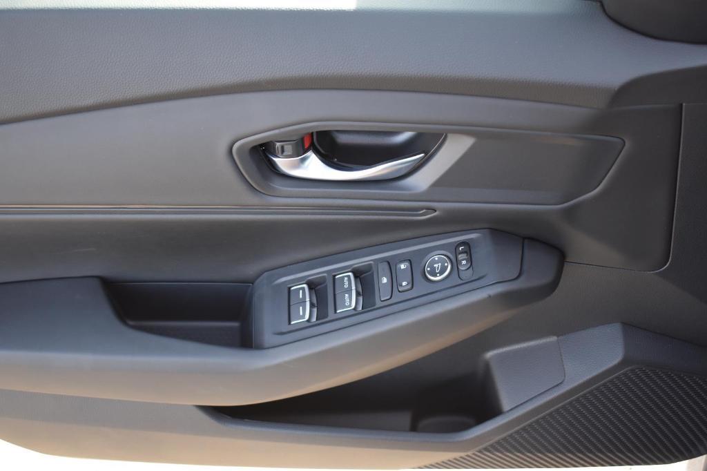 new 2025 Honda Accord car