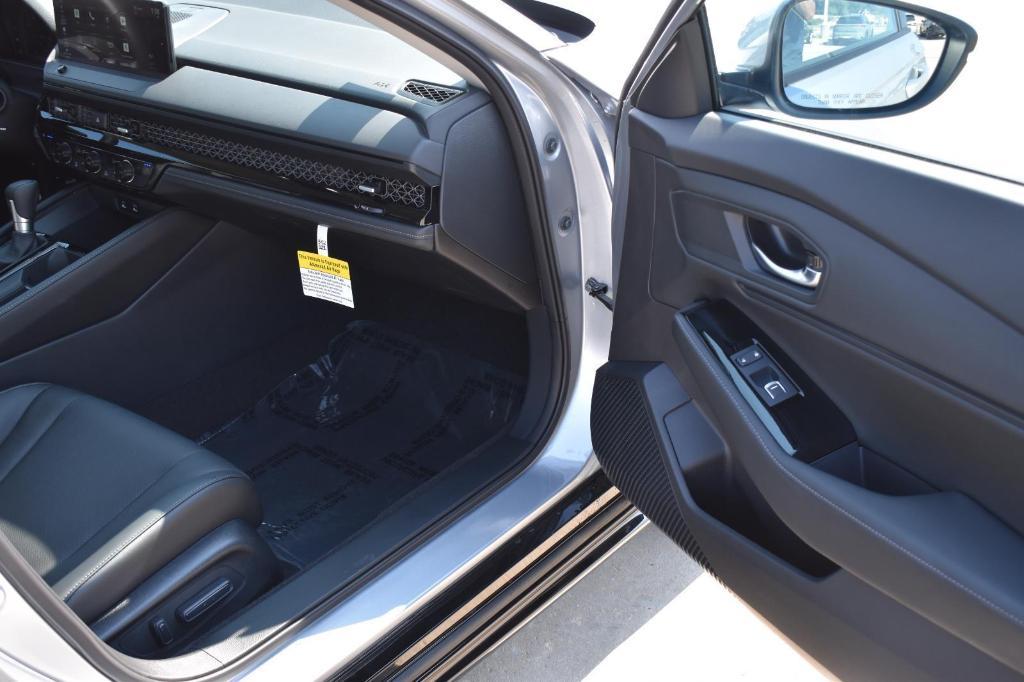 new 2025 Honda Accord Hybrid car