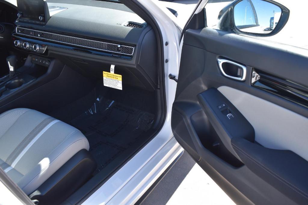 new 2025 Honda Civic Hybrid car