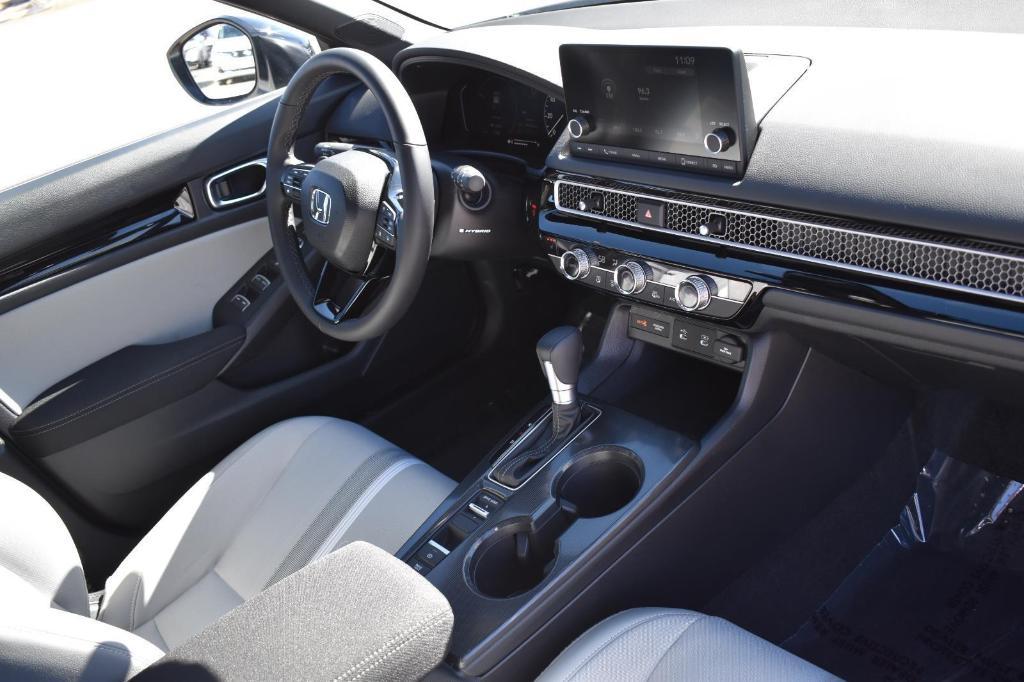 new 2025 Honda Civic Hybrid car