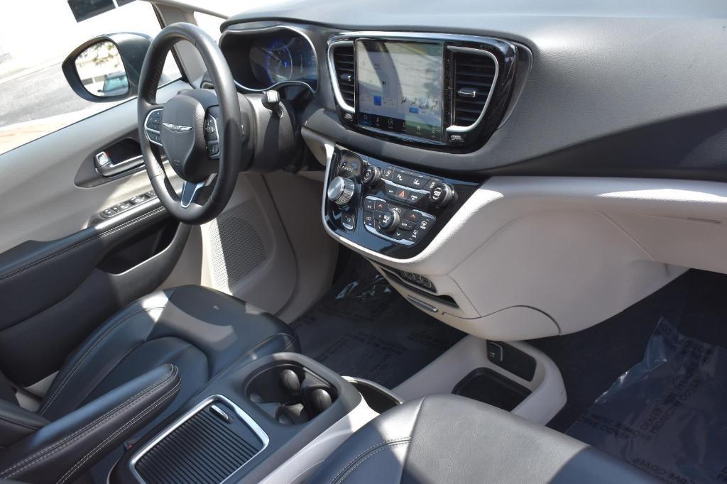 used 2023 Chrysler Pacifica car, priced at $25,991
