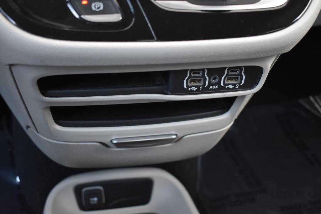 used 2023 Chrysler Pacifica car, priced at $25,991