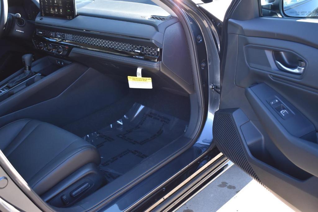 new 2025 Honda Accord Hybrid car