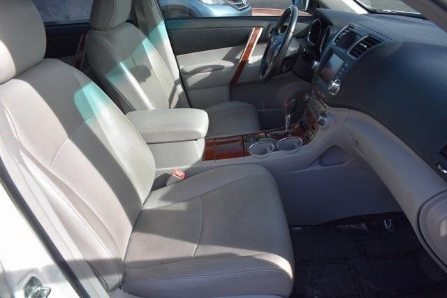 used 2011 Toyota Highlander car, priced at $12,991