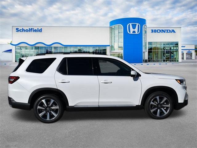 new 2025 Honda Pilot car, priced at $54,930