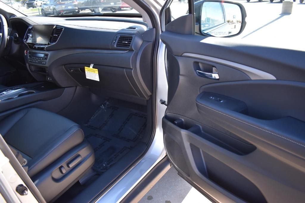 new 2025 Honda Ridgeline car