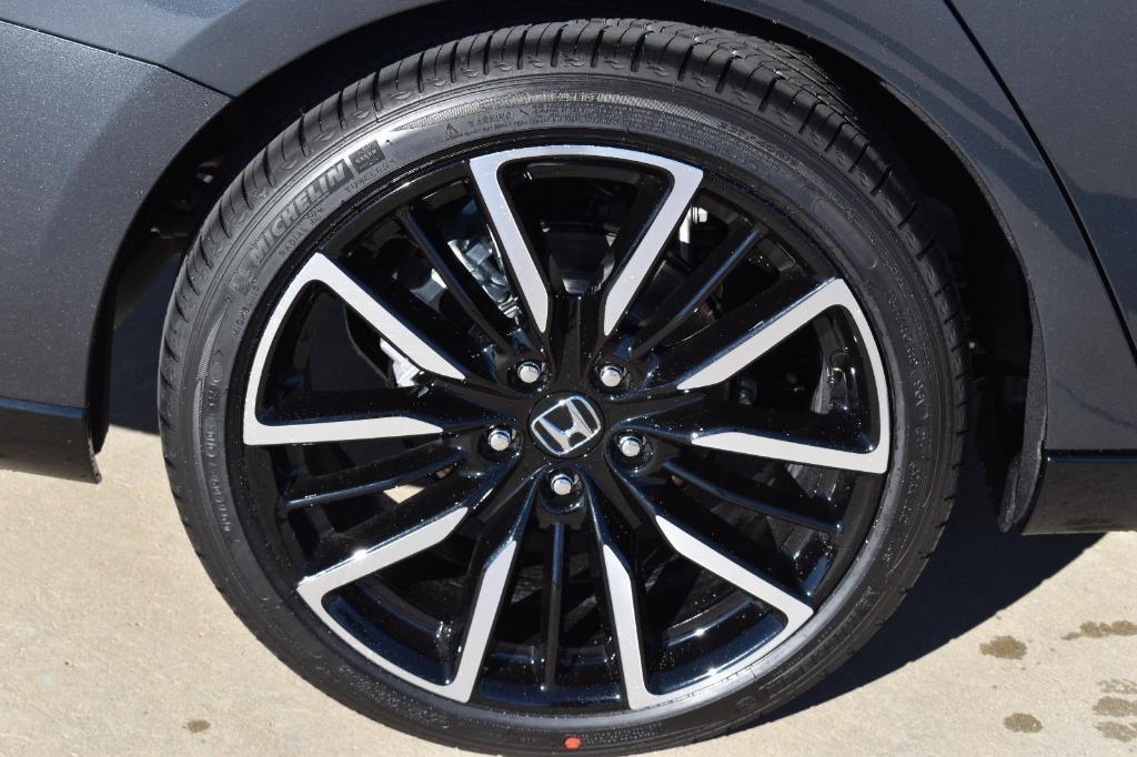 new 2025 Honda Accord Hybrid car