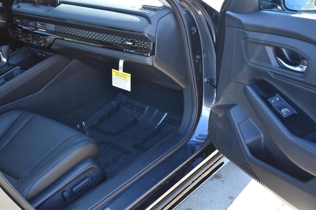 new 2025 Honda Accord Hybrid car