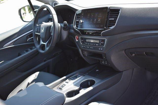 new 2025 Honda Ridgeline car