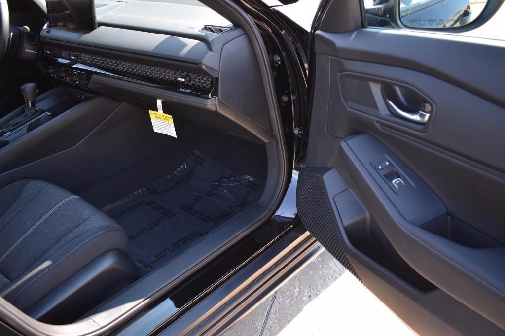 new 2025 Honda Accord Hybrid car